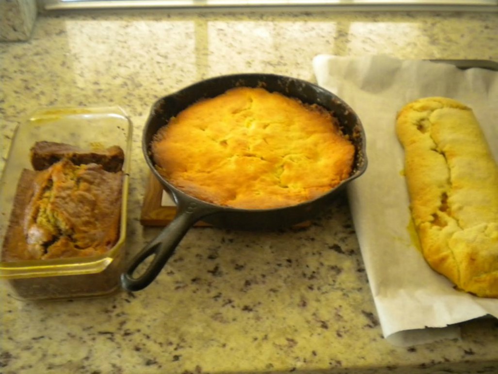 view from top of banana bread, apple cake and another Italian dessert