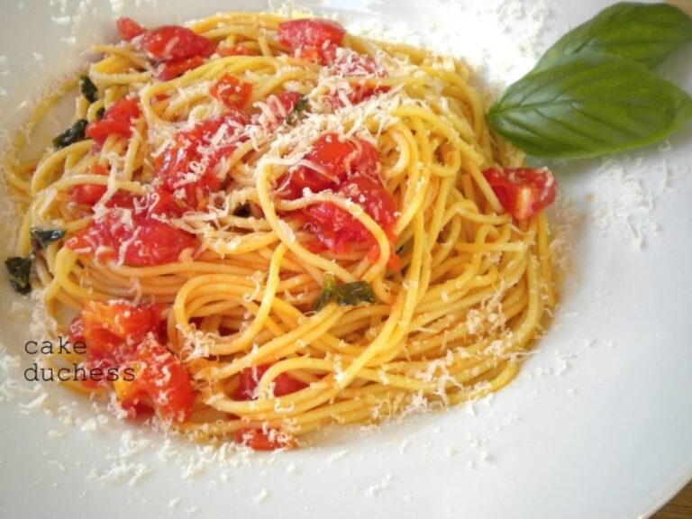 Spaghetti al Pomodoro e Basilico