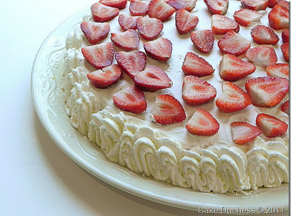 overhead image of torta alla panna italian birthday cake