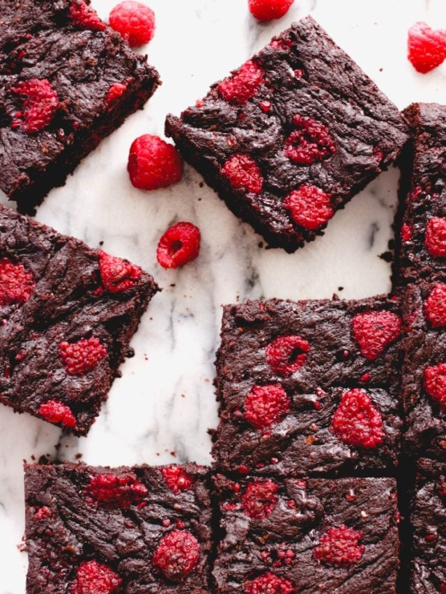 closeup raspberry chocolate brownies