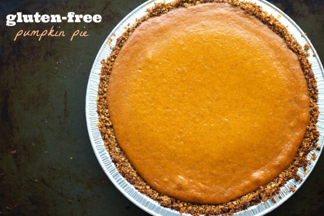 overhead image of gluten-free pumpkin pie