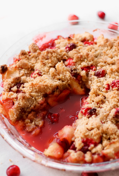 vegan apple crisp closeup slice