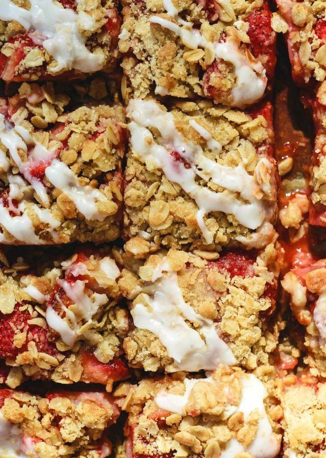 Easy Strawberry Crumble Bars with Oats