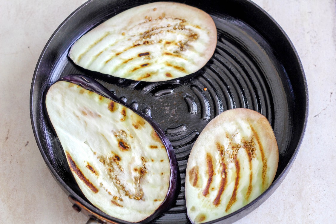 image of grilling eggplant slices