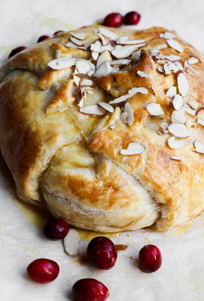 baked brie in puff pastry
