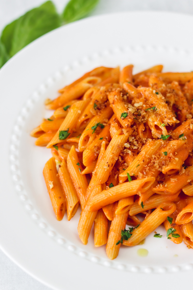 image of vegan creamy tomato pasta