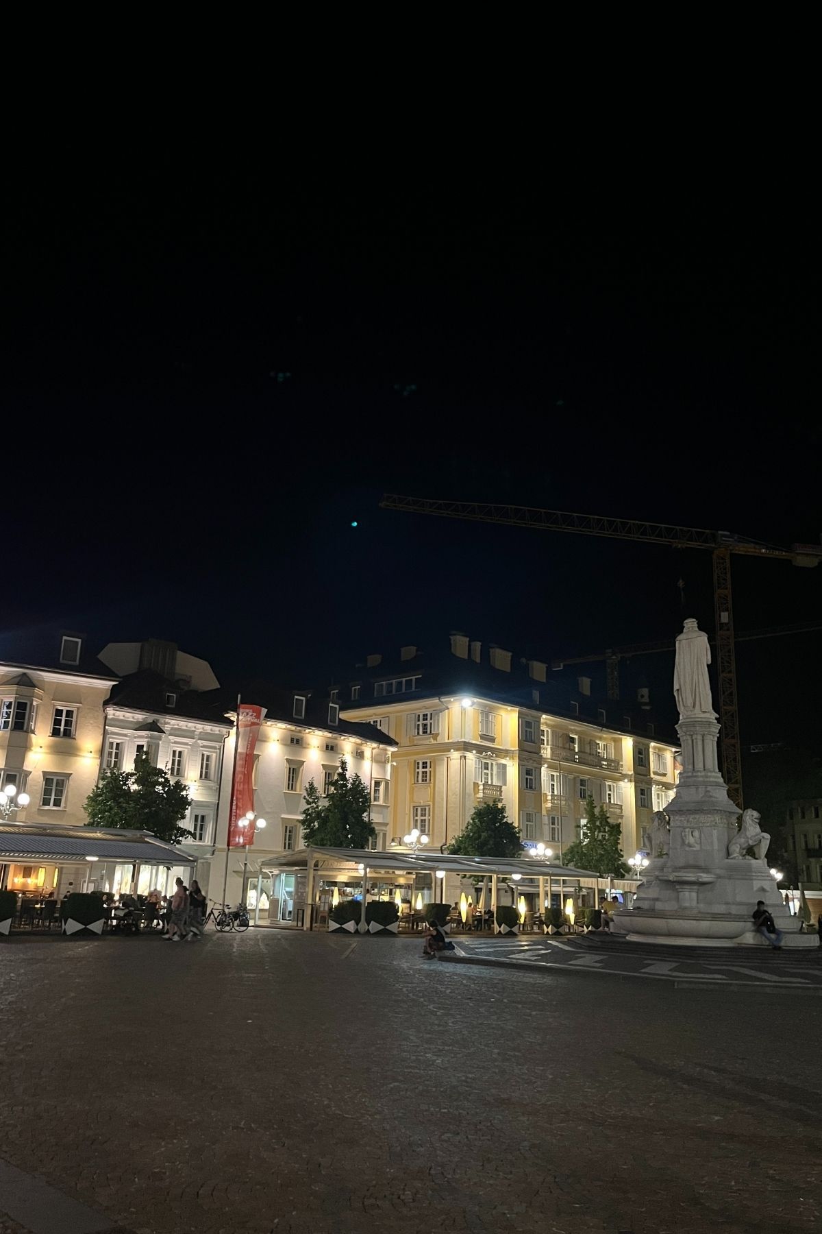 piazza walther at night