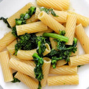 pasta rapini closeup image