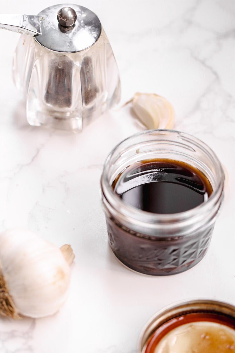 close up image of balsamic vinaigrette.