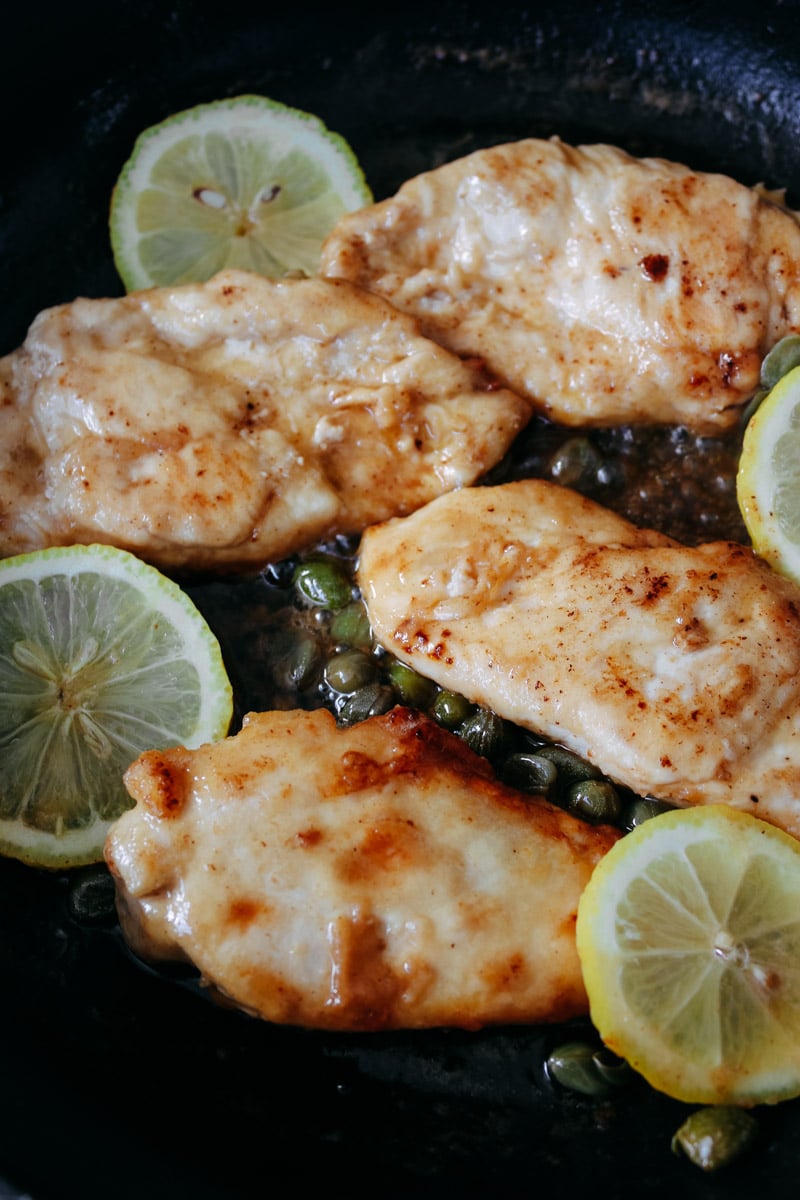 close up image of chicken piccata.
