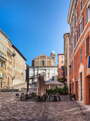 cropped-Piazza-del-Plebiscito-Ancona-Italy.jpg