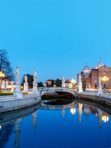 cropped-Prato-della-Valle-in-Padua.jpg