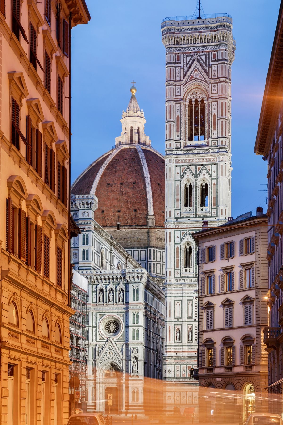 a scenic view of the Duomo in Florence, Italy