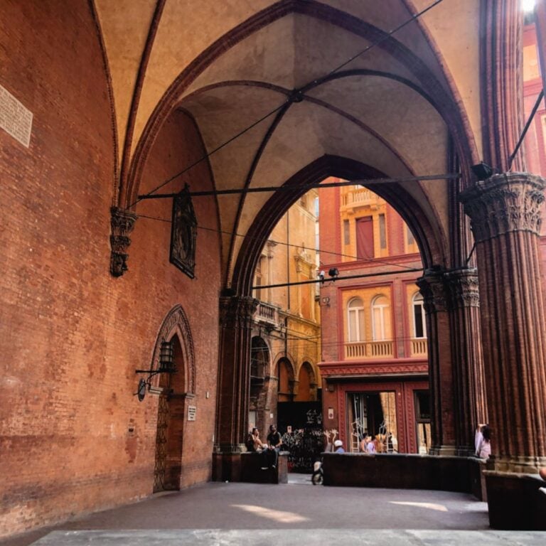 Bologna, travel guide.