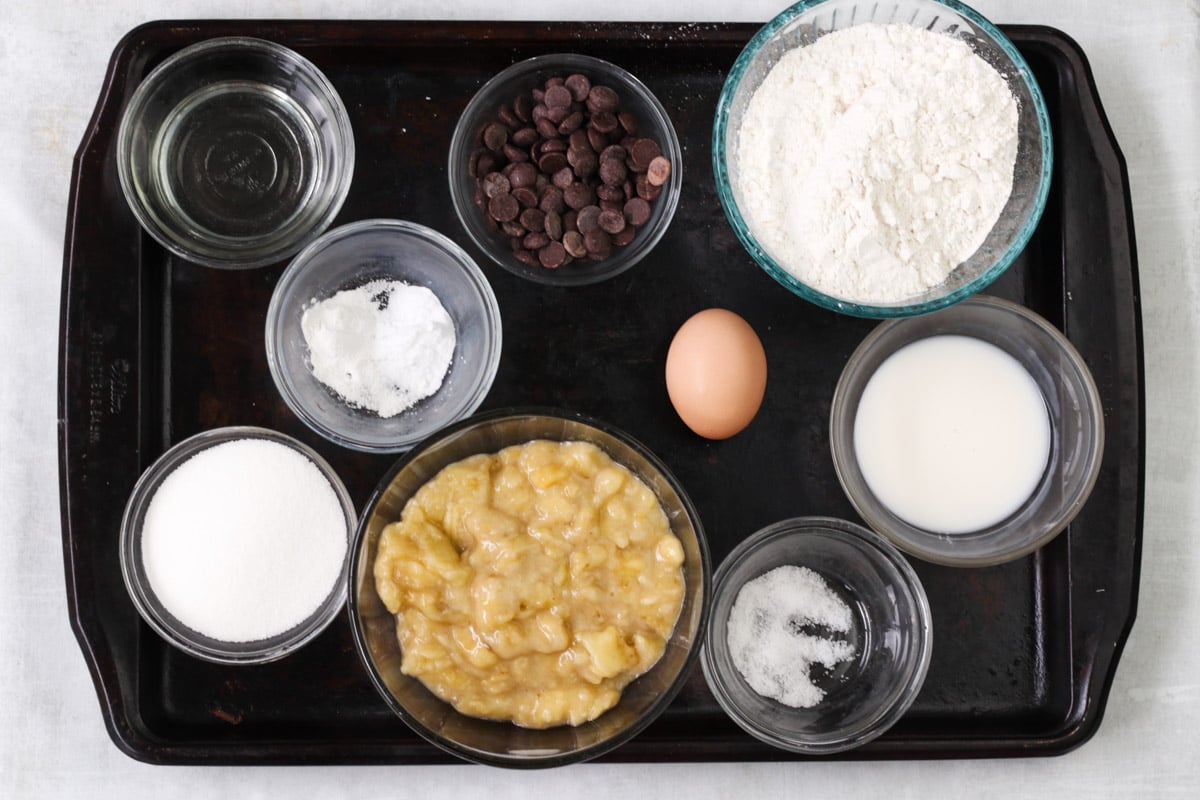 overhead image ingredient to make banana bread.