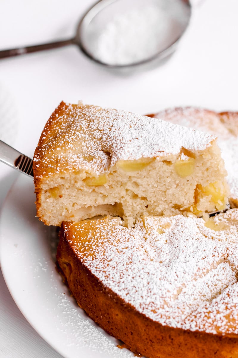 close-up image of an apple cake slice.
