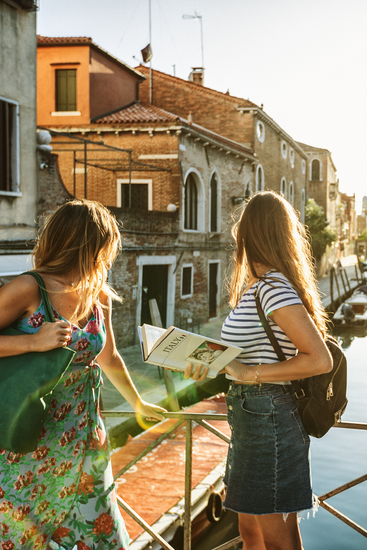 two women tourists in Venice, italy wonder if they could speak English in Italy