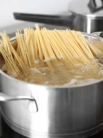 How to boil spaghetti.