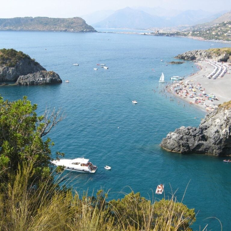 Reggio calabria travel guide.