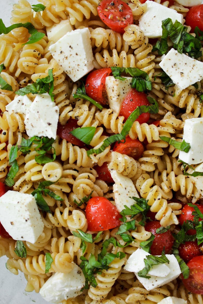 Easy Italian Caprese Pasta Salad Recipe